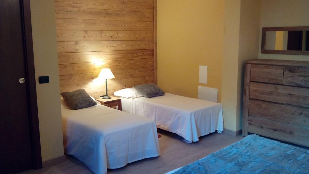 Chalet Alpina Hotel & Apartments La Thuile Rum bild