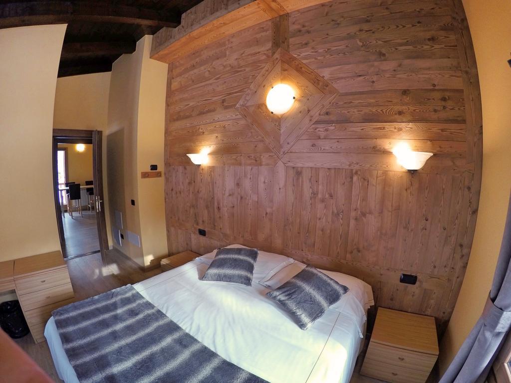 Chalet Alpina Hotel & Apartments La Thuile Exteriör bild