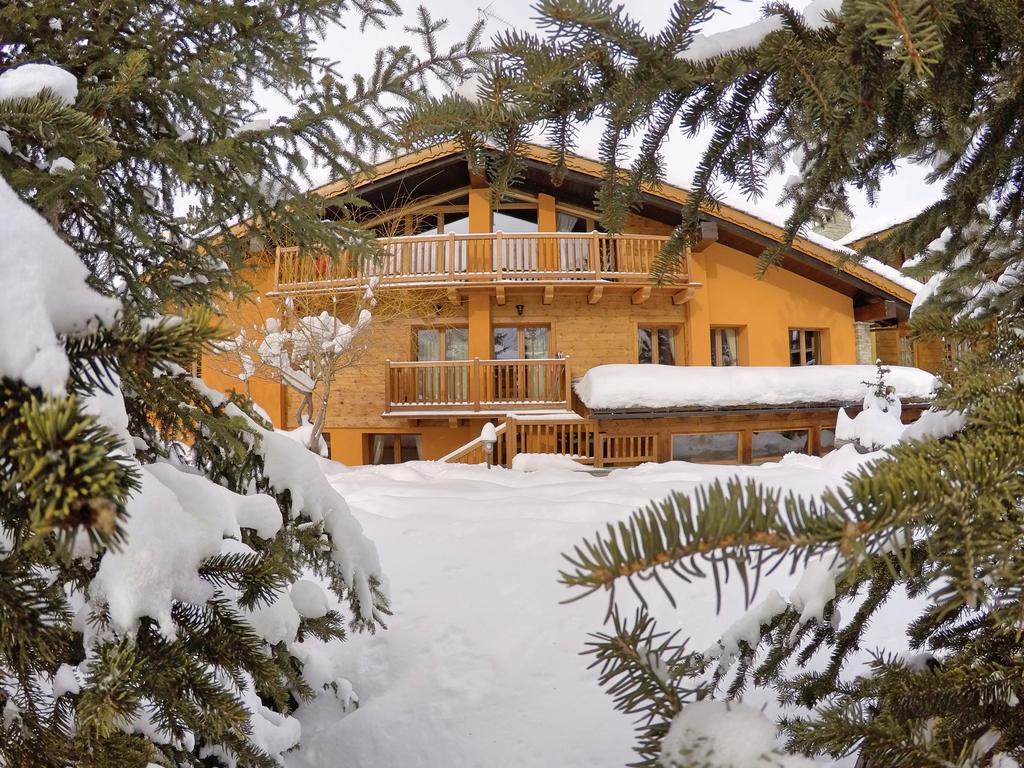 Chalet Alpina Hotel & Apartments La Thuile Exteriör bild