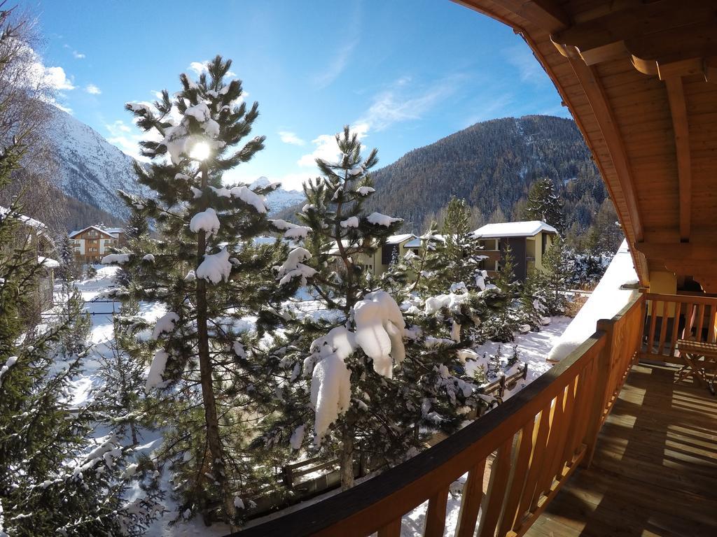 Chalet Alpina Hotel & Apartments La Thuile Exteriör bild