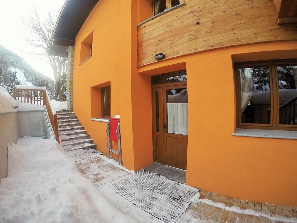 Chalet Alpina Hotel & Apartments La Thuile Exteriör bild