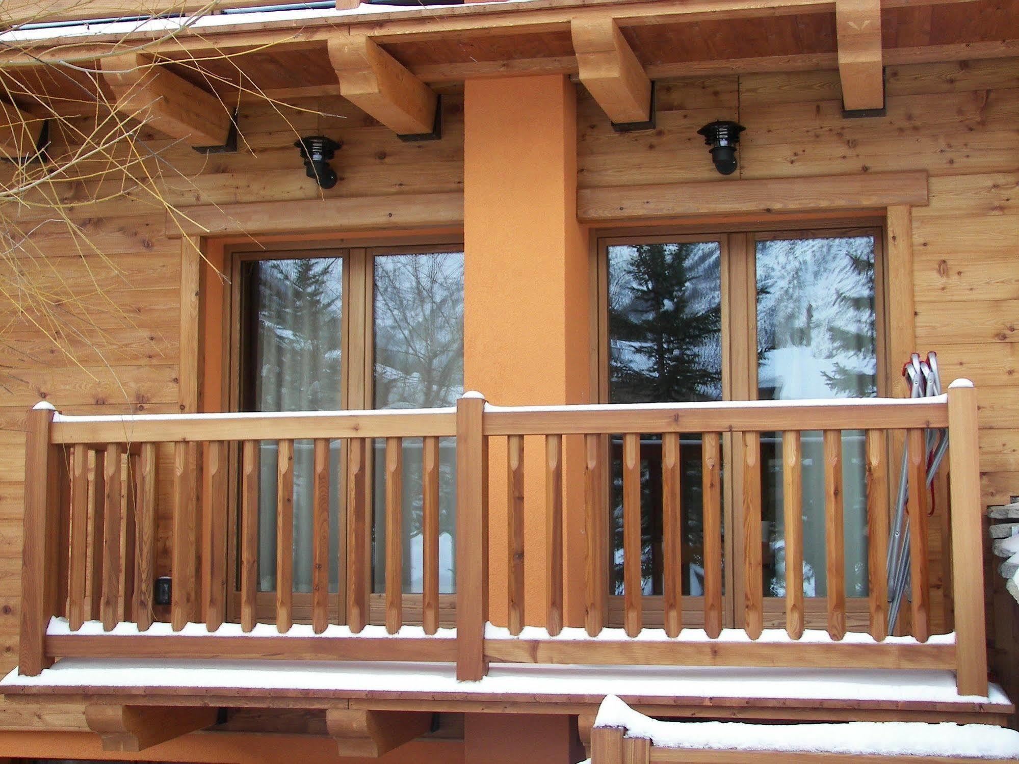 Chalet Alpina Hotel & Apartments La Thuile Exteriör bild